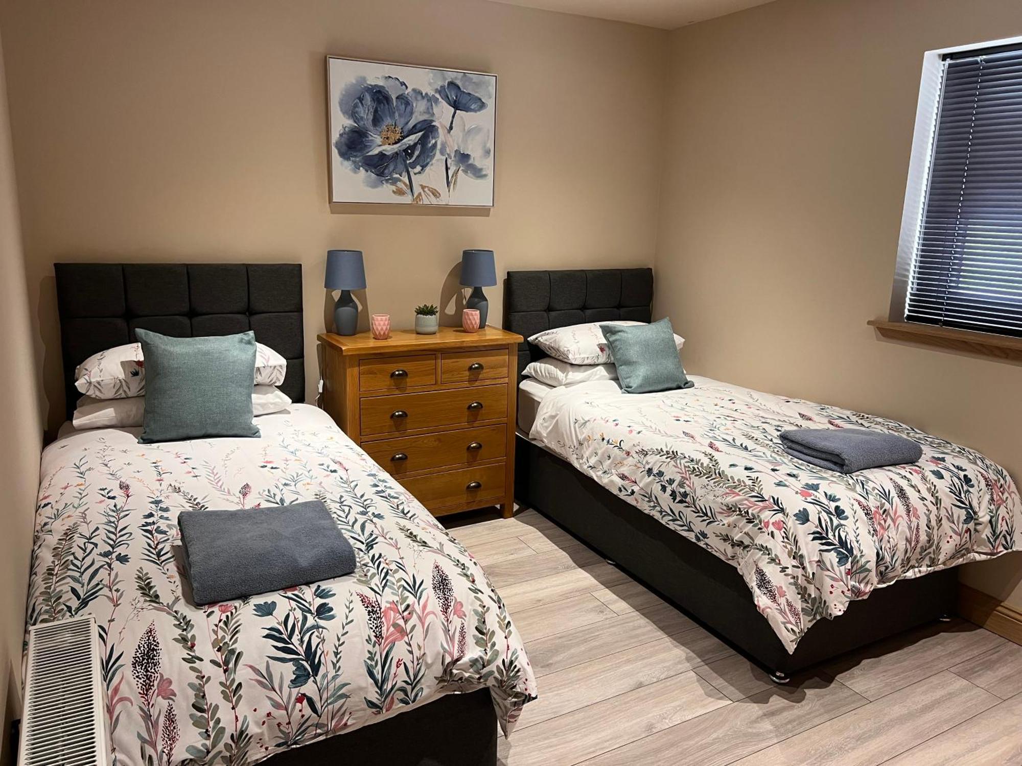 Woodlane Lodge With Private Hottub & Pool Table Dumfries Esterno foto